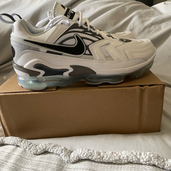 Nike Vapormax Evo - Picture 1 of 11